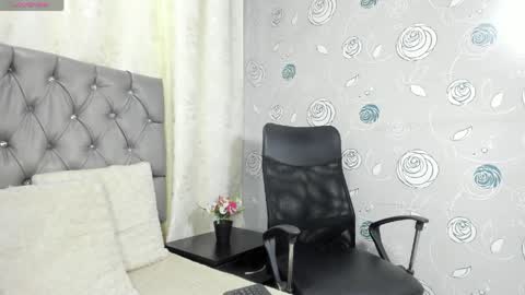 Luna Eva online show from 04-08-26, 04:51