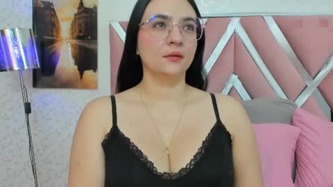 Snapshot of luna_ferrer1 chatting on 07-06-26, 12:02 luna_ferrer1 online show from 07-06-26, 12:02
