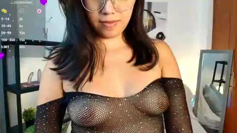 Snapshot of luna_ferrer10 chatting on 06-23-26, 09:02 Luna Ferrer online show from 06-23-26, 09:02