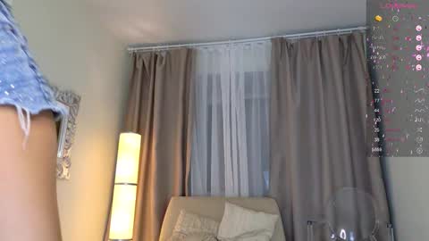 Snapshot of luna_helga chatting on 10-05-25, 05:39 Luna online show from 10-05-25, 05:39