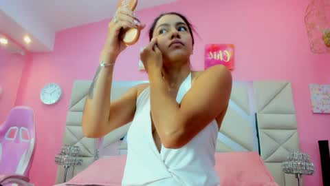 luna_hix online show from 04-21-26, 03:24