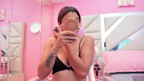 luna_hix online show from 05-05-26, 03:03