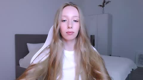 Luna online show from 11-08-25, 08:18