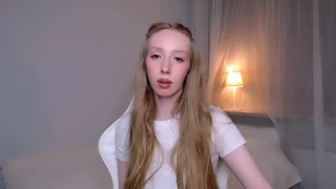 Luna online show from 05-25-26, 10:49