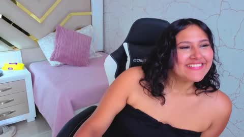 Luna  Jonez  online show from 11-24-25, 02:17