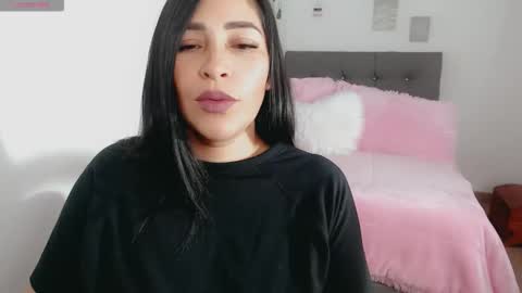 Snapshot of luna_lgomez chatting on 02-23-26, 12:35 luna online show from 02-23-26, 12:35