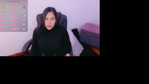 Snapshot of luna_lgomez chatting on 03-19-26, 11:25 luna online show from 03-19-26, 11:25