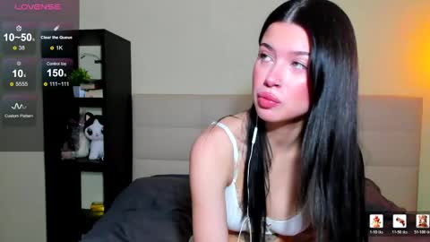 Snapshot of luna_lips chatting on 05-19-26, 12:49 Hi everyone my name is Tina online show from 05-19-26, 12:49