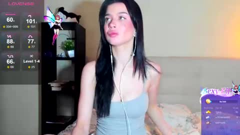 Snapshot of luna_lips chatting on 06-23-26, 11:36 Hi everyone my name is Tina online show from 06-23-26, 11:36