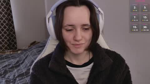 luna_loveeee online show from 04-27-26, 05:49