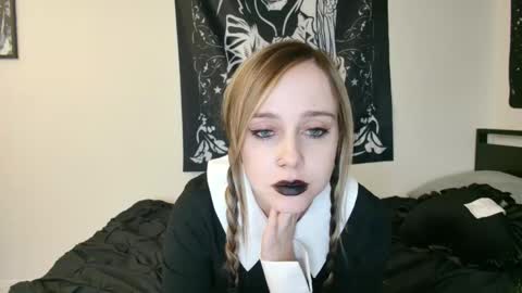 Luna online show from 10-30-25, 06:04