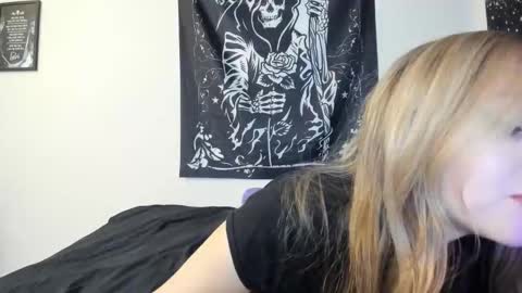 Luna online show from 11-19-25, 02:22