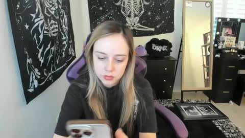 Luna online show from 12-16-25, 06:24