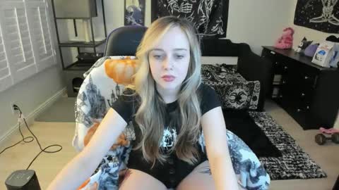 Luna online show from 02-07-26, 11:41