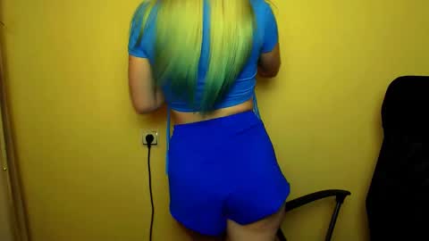 Luna online show from 01-25-25, 08:21