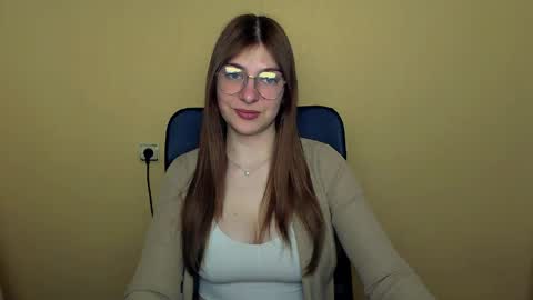 Luna online show from 04-24-26, 09:45