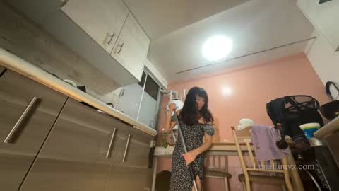 Luna Luuvz online show from 11-18-25, 04:06