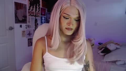 Luna online show from 05-17-26, 07:54