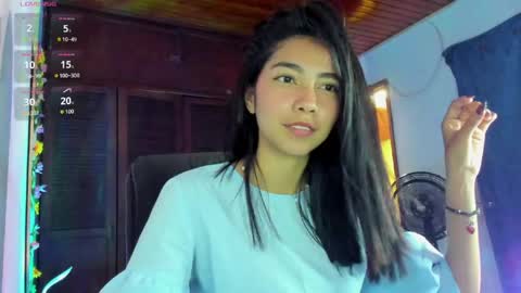Snapshot of luna_roja257 chatting on 06-16-26, 05:15 Luna Roja26 online show from 06-16-26, 05:15