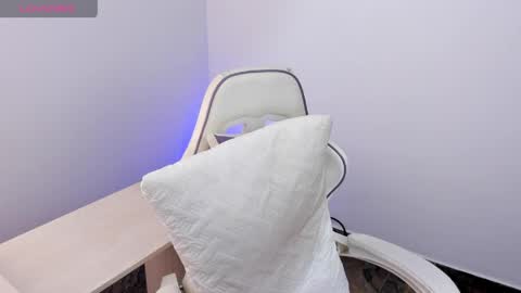 Snapshot of luna_rose10 chatting on 06-07-26, 12:48 luna rose online show from 06-07-26, 12:48