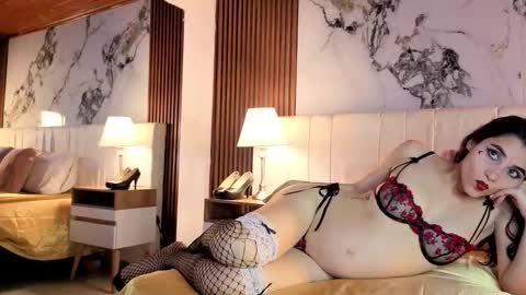 Snapshot of luna_star__18 chatting on 11-01-25, 11:56 A M M Y online show from 11-01-25, 11:56