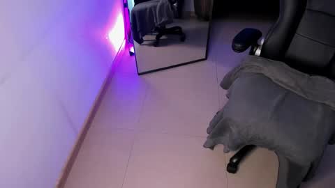 Luna online show from 04-25-26, 09:01