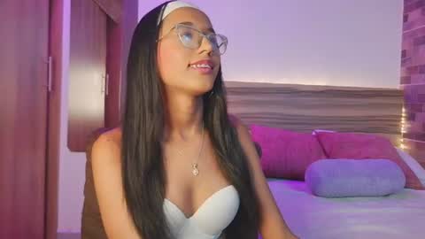 luna_valen online show from 07-27-26, 08:38