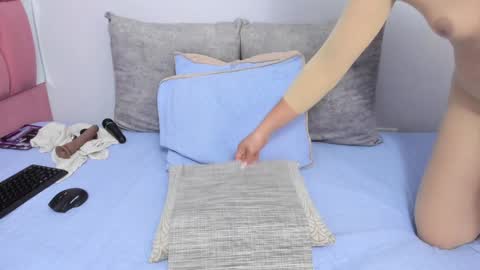 luna_valle online show from 01-09-25, 11:03