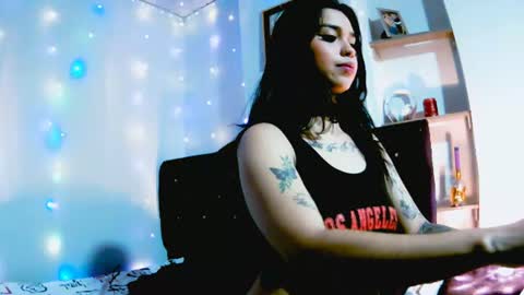 Snapshot of luna_velvet7 chatting on 06-11-26, 06:00 luna_velvet7 online show from 06-11-26, 06:00