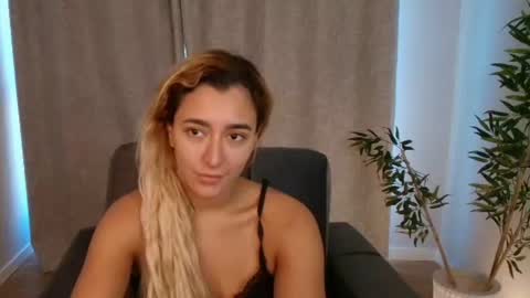 Luna online show from 06-23-26, 02:26