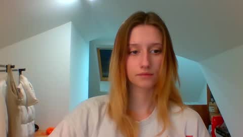 L U N A  online show from 12-23-24, 03:12