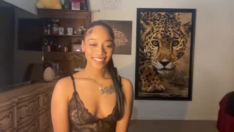 lunaa_11 online show from 12-05-24, 05:48