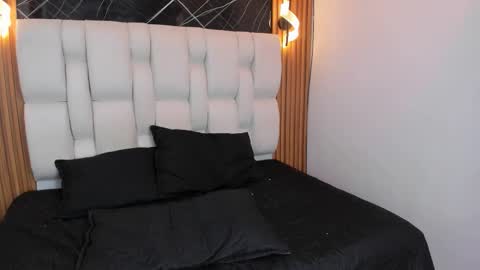 Luna online show from 02-13-26, 05:42