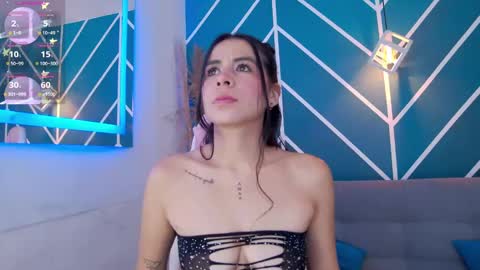 Snapshot of lunaa_lovve chatting on 02-22-25, 12:29 Luna online show from 02-22-25, 12:29