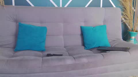 Snapshot of lunaa_lovve chatting on 11-15-25, 04:25 Luna online show from 11-15-25, 04:25