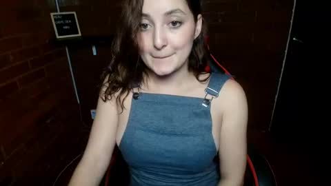 lunaa_m_ online show from 02-18-25, 12:26