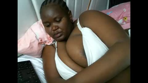 lunabloom01 online show from 09-09-25, 07:24