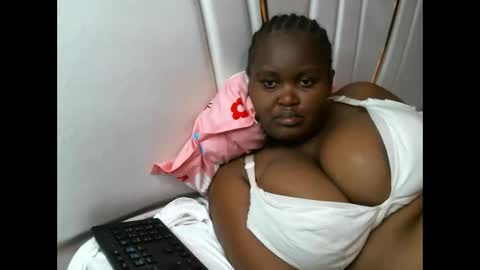 lunabloom01 online show from 09-14-25, 03:16