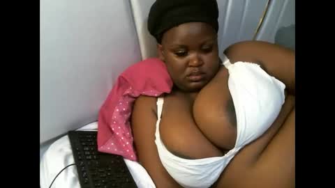 lunabloom01 online show from 11-16-25, 08:47