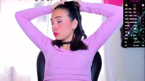 Snapshot of lunacandyy1323 chatting on 09-23-25, 06:33 Luna online show from 09-23-25, 06:33