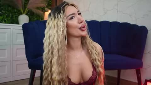 Luna online show from 04-14-26, 04:40