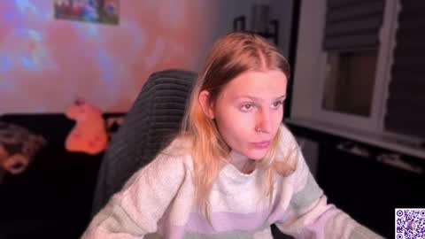 Britney online show from 11-16-25, 07:08