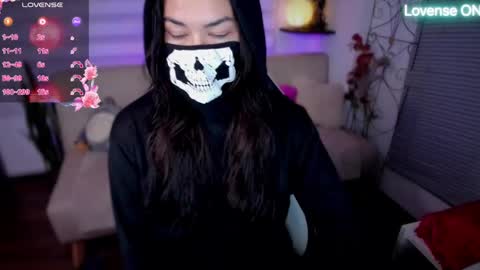 Luna online show from 04-23-26, 02:46