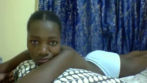 lunah_kitty online show from 04-12-26, 02:55