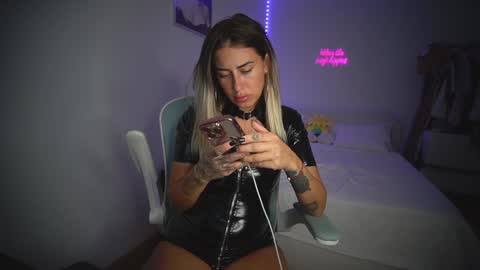 Laura online show from 10-10-25, 08:35