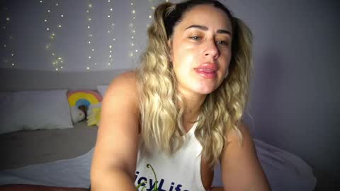 Laura online show from 04-04-26, 04:33