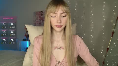 Snapshot of lunainnk chatting on 01-13-26, 01:00 Luna online show from 01-13-26, 01:00