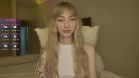 Luna online show from 04-28-26, 12:53