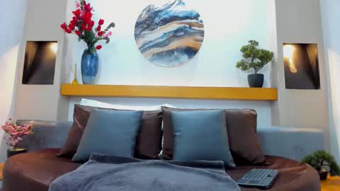 Luna online show from 10-13-25, 06:35