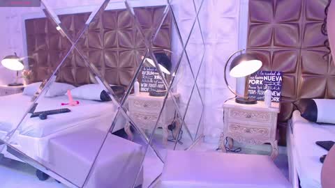 Luna  online show from 04-04-26, 12:35